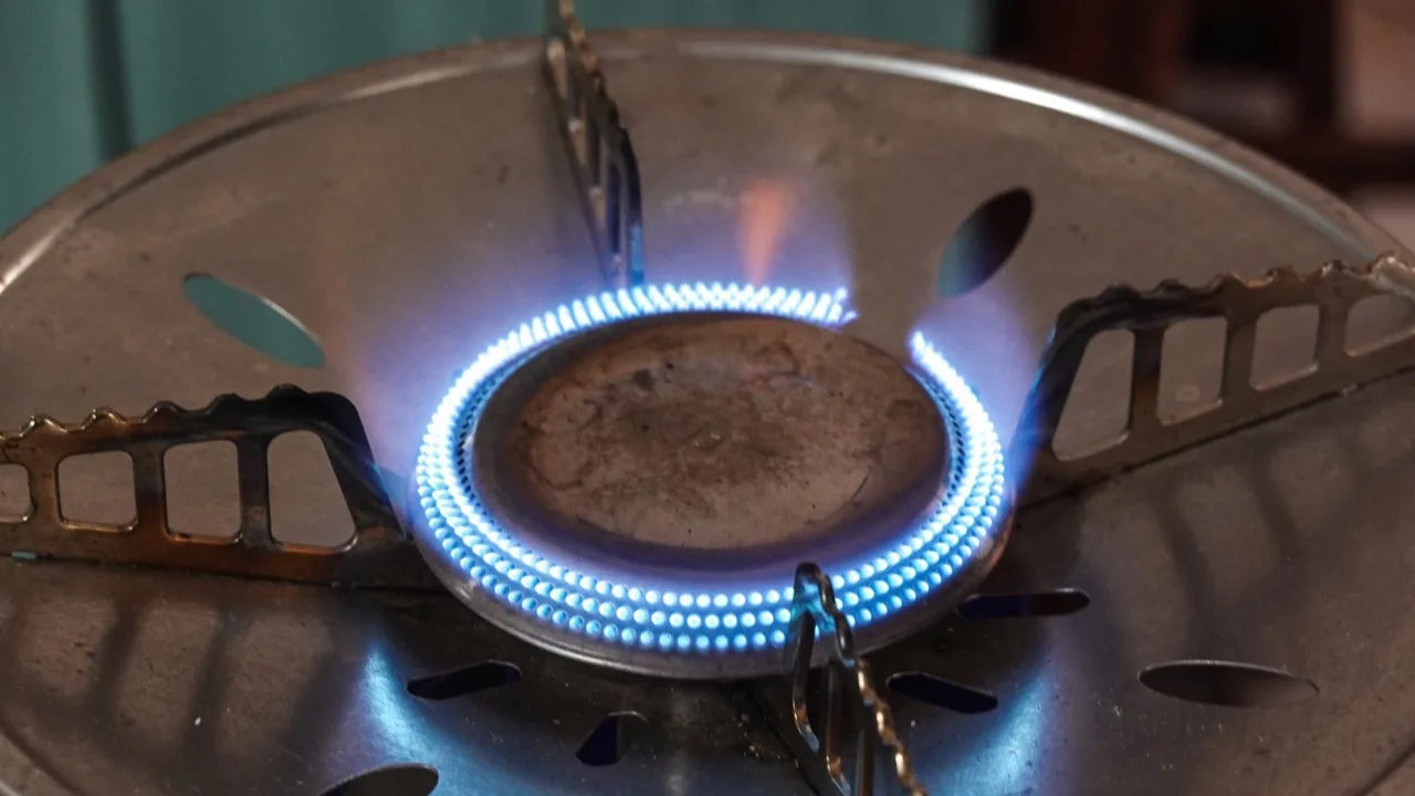 Gas burner clicks but won't light? Start with the cap