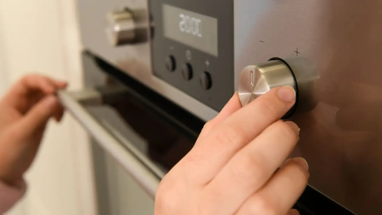 Oven Won't Turn On at All? What to Check First