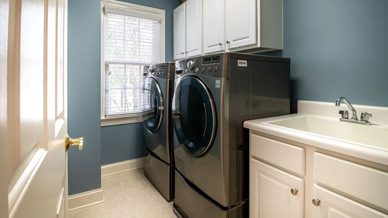 Vented, condenser or heat pump, and what actually suits a laundry down here